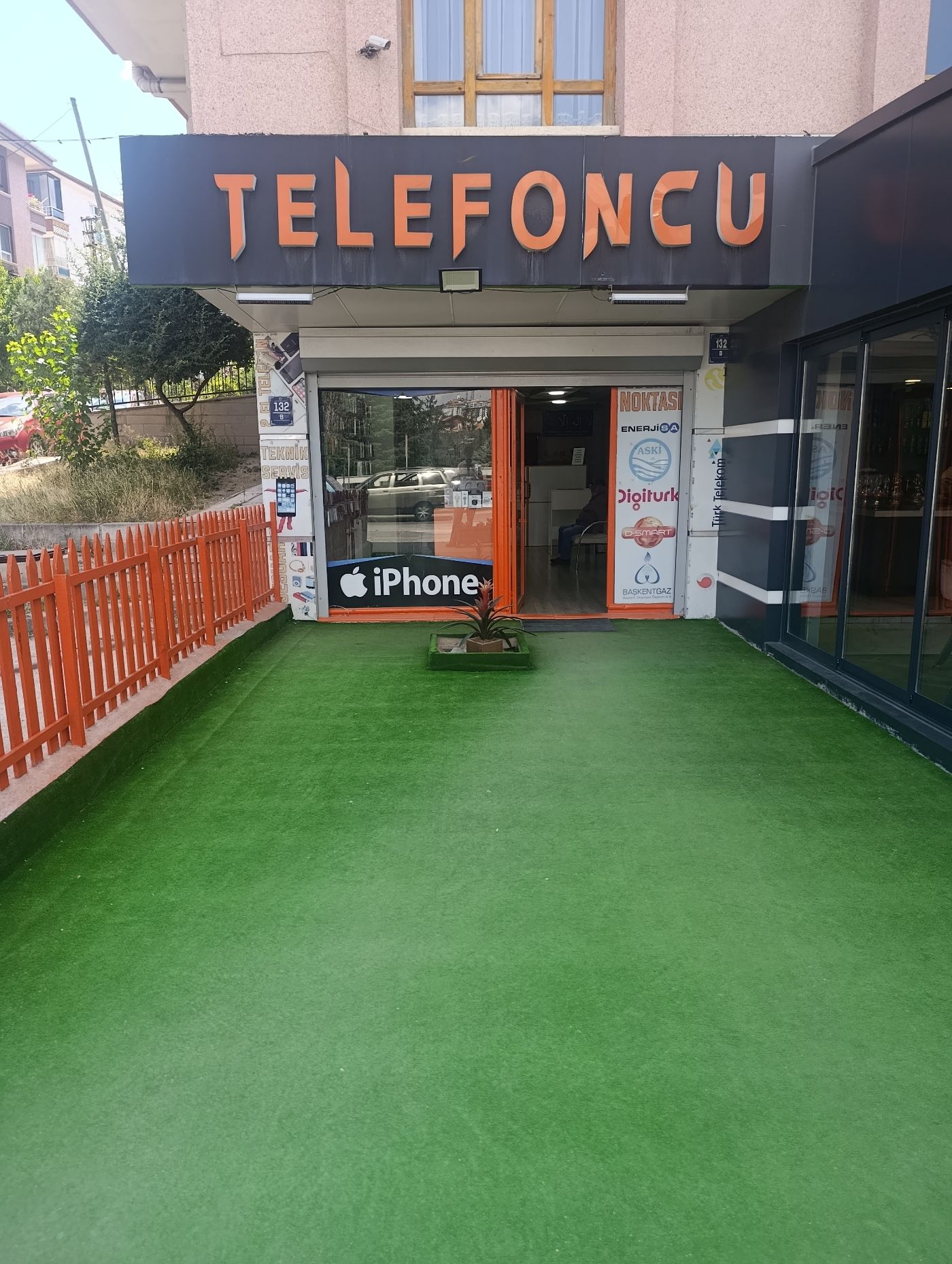 TELEFONCU – DÜZGÜN İLETİŞİM dükkânının Bostancık Caddesi üzerindeki dış görünümü